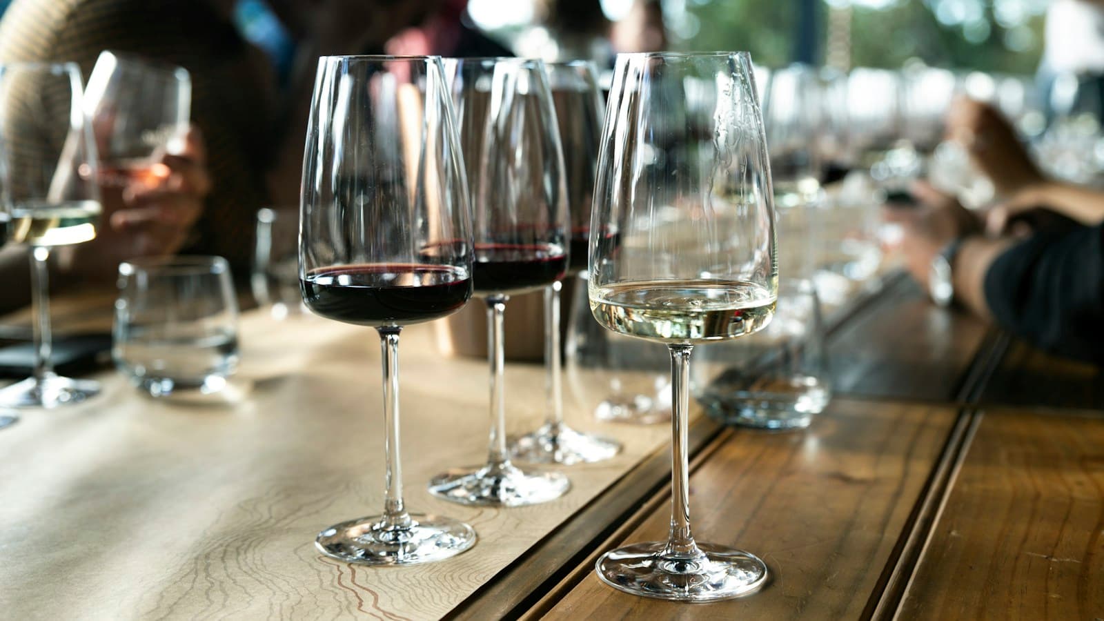 A wine subscription for two different palates.