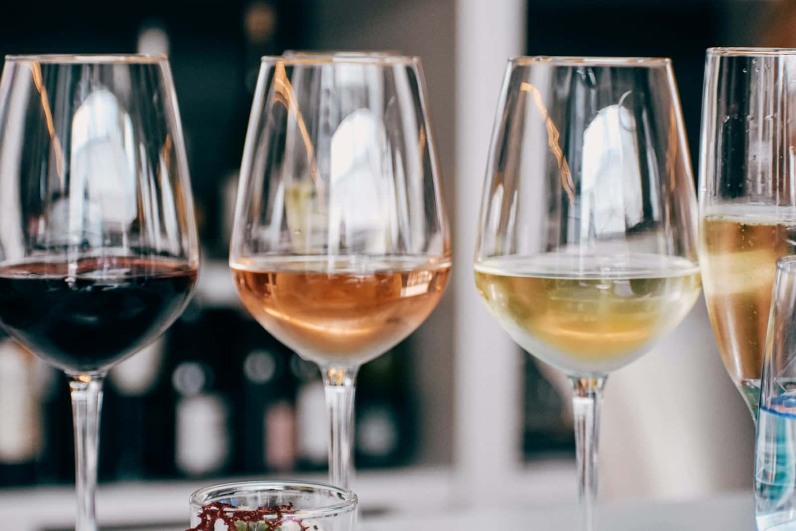 A wine subscription for curious beginners.